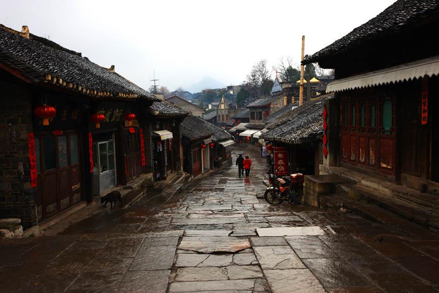 江西新余临街店铺火灾现场救援已结束 现场已无被困人员